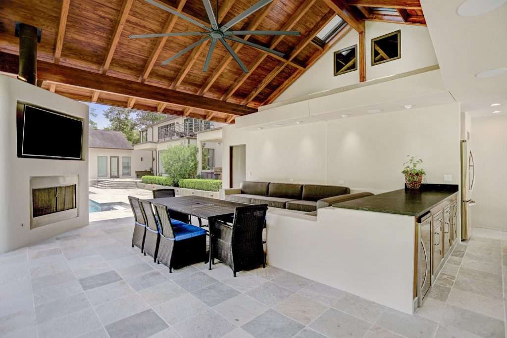 Outdoor Kitchen